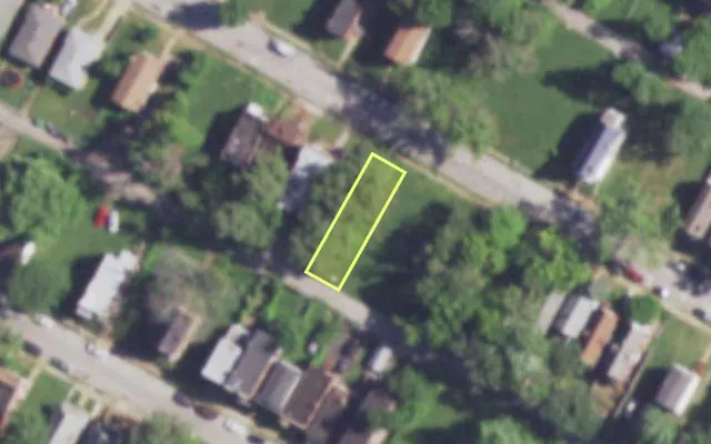 Aerial view of 4454 BESSIE AV — vacant lot, St. Louis with approximate parcel outline