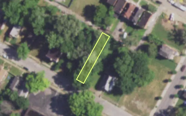 Aerial view of 4425 LABADIE AV — vacant lot, St. Louis with approximate parcel outline