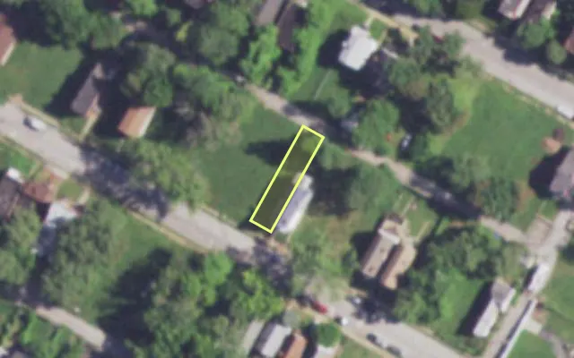 Aerial view of 4443 BESSIE AV — vacant lot, St. Louis with approximate parcel outline