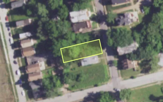 Aerial view of 8205 CHURCH RD — vacant lot, St. Louis with approximate parcel outline
