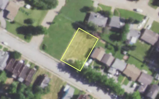 Aerial view of 5155 ST LOUIS AV — vacant lot, St. Louis with approximate parcel outline
