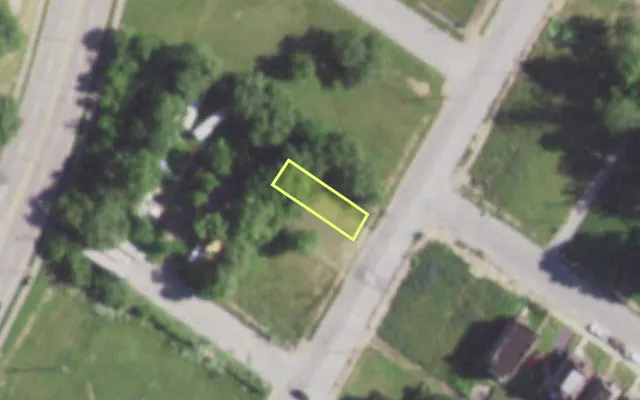 Aerial view of 1343 HODIAMONT AV — vacant lot, St. Louis with approximate parcel outline