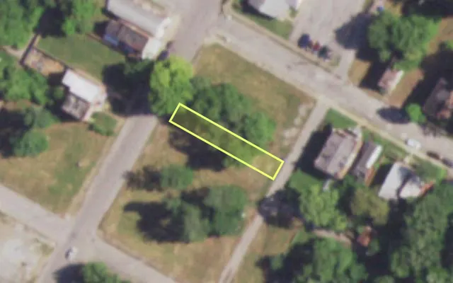 Aerial view of 1816 N TAYLOR AV — vacant lot, St. Louis with approximate parcel outline