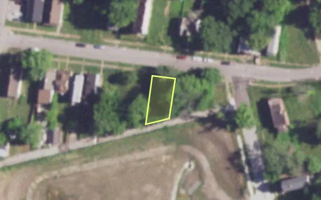 Aerial view of 1044 GARTH AV — vacant lot, St. Louis with approximate parcel outline