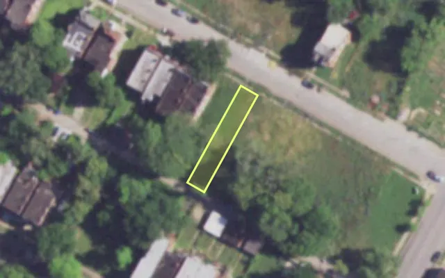Aerial view of 3924 LABADIE AV — vacant lot, St. Louis with approximate parcel outline