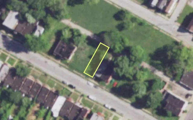Aerial view of 4427 LEE AV — vacant lot, St. Louis with approximate parcel outline