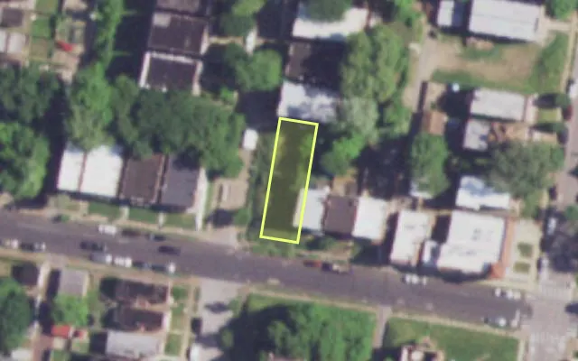 Aerial view of 2825 MIAMI ST — vacant lot, St. Louis with approximate parcel outline