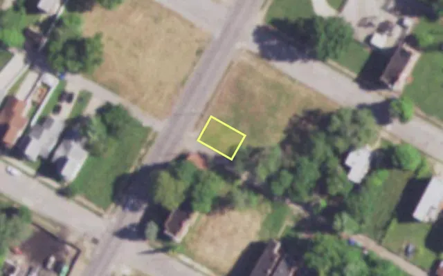 Aerial view of 2614 N VANDEVENTER AV — vacant lot, St. Louis with approximate parcel outline