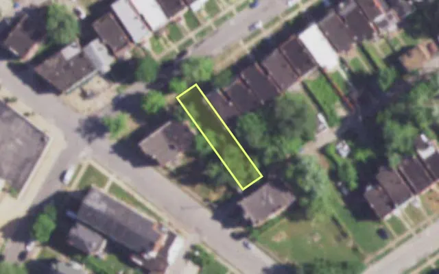 Aerial view of 4408 ATHLONE AV — vacant lot, St. Louis with approximate parcel outline