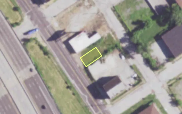 Aerial view of 4914 N BROADWAY — vacant lot, St. Louis with approximate parcel outline