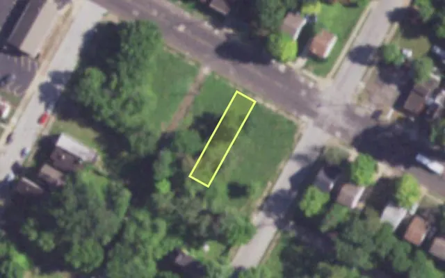 Aerial view of 4006 LEE AV — vacant lot, St. Louis with approximate parcel outline