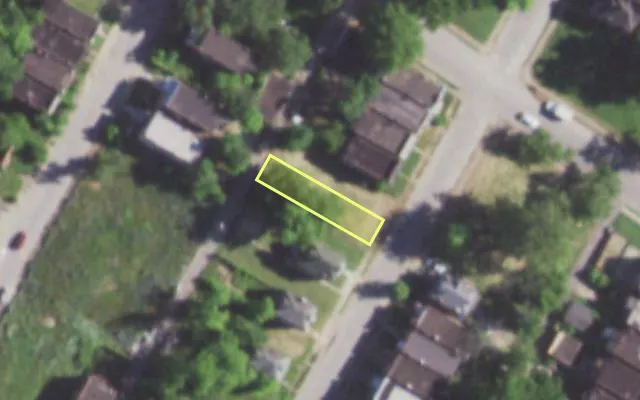 Aerial view of 1333 BLACKSTONE AV — vacant lot, St. Louis with approximate parcel outline