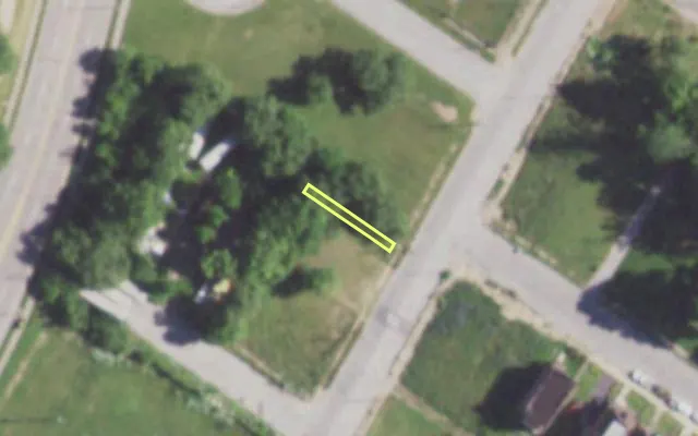 Aerial view of 1347 HODIAMONT AV — vacant lot, St. Louis with approximate parcel outline