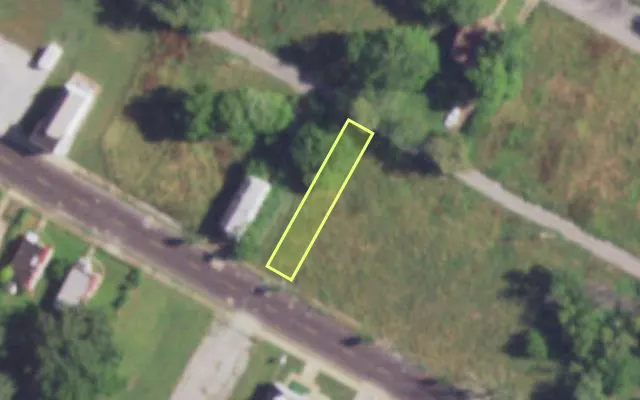Aerial view of 4345 W ST LOUIS AV — vacant lot, St. Louis with approximate parcel outline