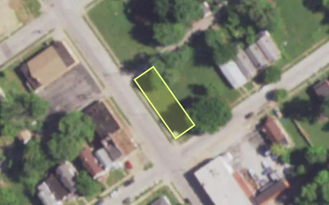 Aerial view of 5001 CLAXTON AV — vacant lot, St. Louis with approximate parcel outline