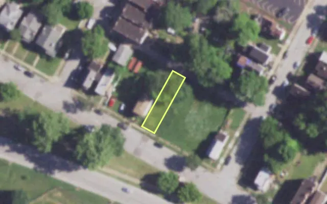 Aerial view of 4047 KOSSUTH AV — vacant lot, St. Louis with approximate parcel outline