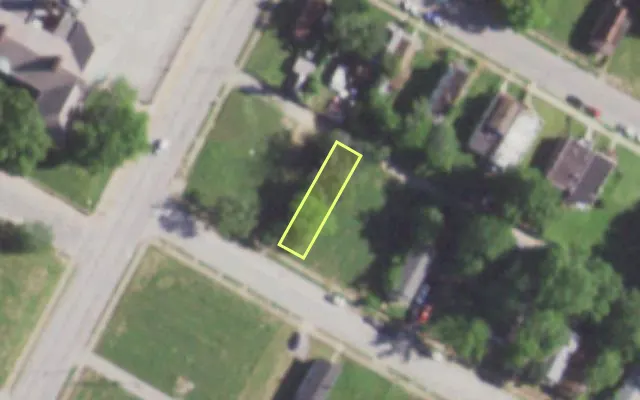 Aerial view of 5753 KENNERLY AV — vacant lot, St. Louis with approximate parcel outline