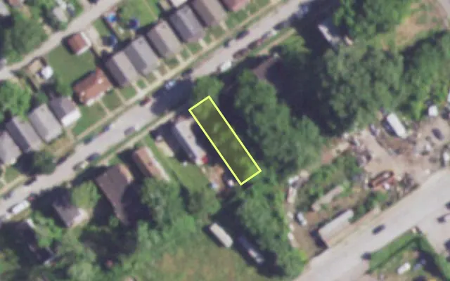 Aerial view of 356 CHRISTIAN AV — vacant lot, St. Louis with approximate parcel outline