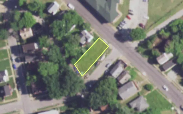 Aerial view of 8405 HALLS FERRY RD — vacant lot, St. Louis with approximate parcel outline