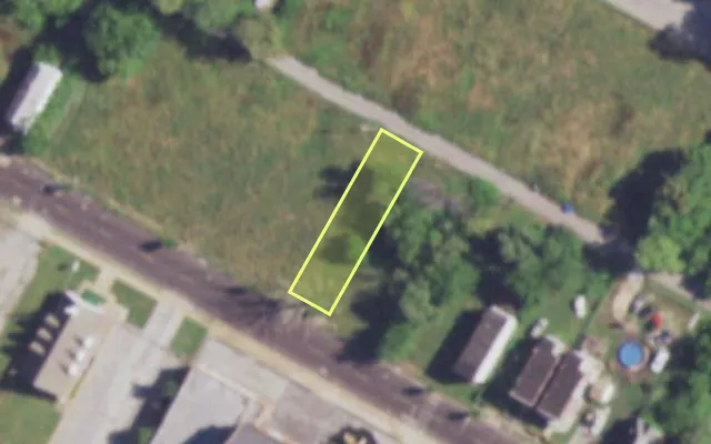 Aerial view of 4329 W ST LOUIS AV — vacant lot, St. Louis with approximate parcel outline