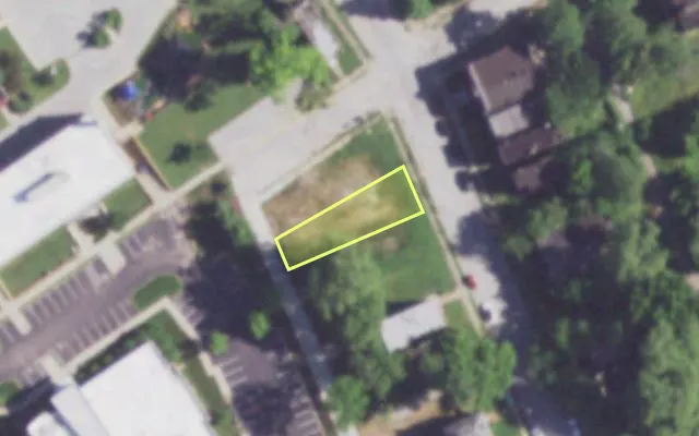 Aerial view of 4427 STRODTMAN PL — vacant lot, St. Louis with approximate parcel outline