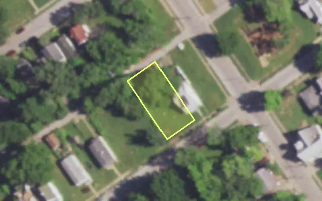 Aerial view of 4967 GENEVIEVE AV — vacant lot, St. Louis with approximate parcel outline