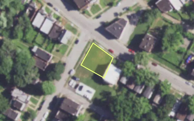 Aerial view of 4144 CARTER AV — vacant lot, St. Louis with approximate parcel outline