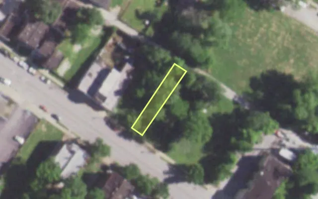 Aerial view of 5345 DR MARTIN LUTHER KING DR — vacant lot, St. Louis with approximate parcel outline