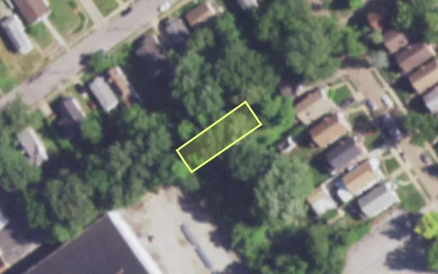 Aerial view of 4750 R ROSALIE ST — vacant lot, St. Louis with approximate parcel outline