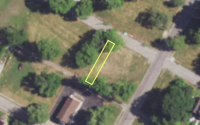 Aerial view of 4410 COTE BRILLIANTE AV — vacant lot, St. Louis with approximate parcel outline