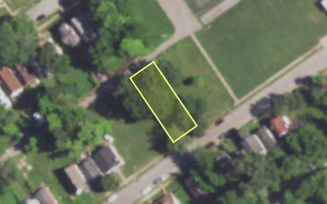 Aerial view of 4953 THRUSH AV — vacant lot, St. Louis with approximate parcel outline