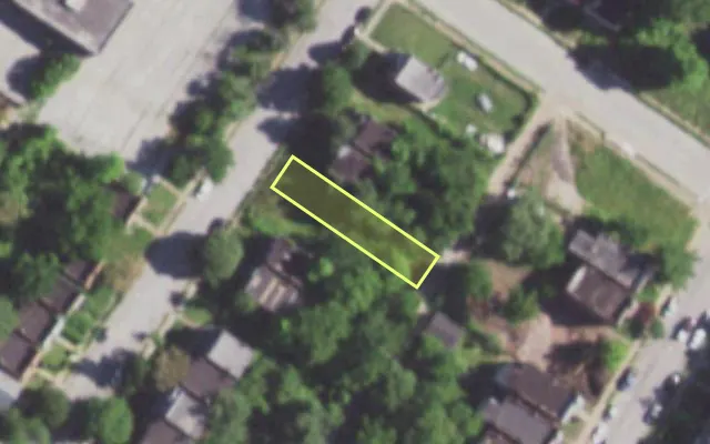 Aerial view of 1330 LAUREL ST — vacant lot, St. Louis with approximate parcel outline