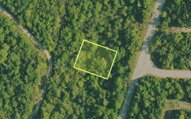 Aerial view of BAXTER County parcel 010-00803-000 — Arkansas post-auction with approximate parcel outline