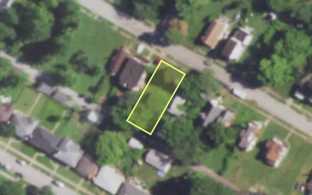 Aerial view of 5756 SALOMA AV — vacant lot, St. Louis with approximate parcel outline