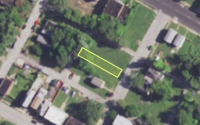 Aerial view of 4121 RED BUD AV — vacant lot, St. Louis with approximate parcel outline