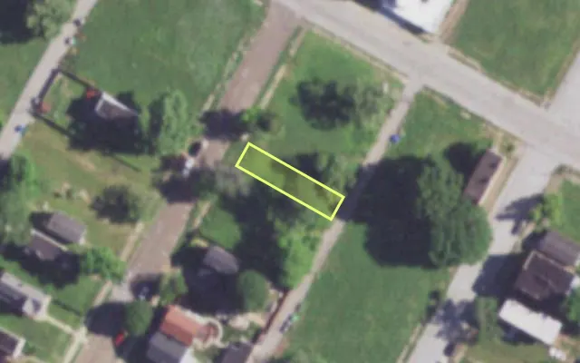 Aerial view of 4246 GANO AV — vacant lot, St. Louis with approximate parcel outline