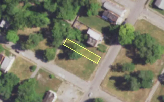 Aerial view of 1807 N TAYLOR AV — vacant lot, St. Louis with approximate parcel outline