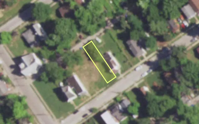 Aerial view of 5017 BEACON AV — vacant lot, St. Louis with approximate parcel outline