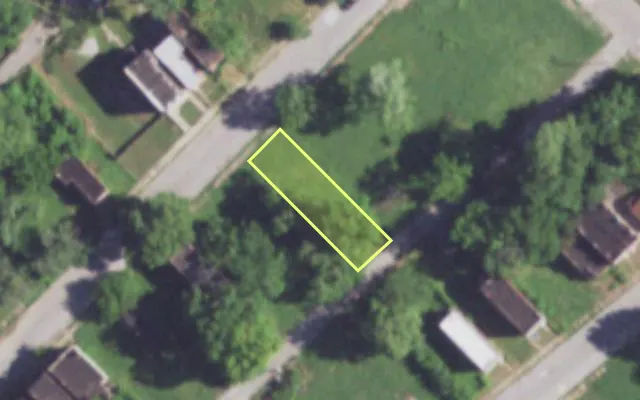Aerial view of 2162 E COLLEGE AV — vacant lot, St. Louis with approximate parcel outline