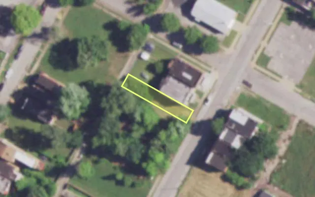 Aerial view of 1817 N SARAH ST — vacant lot, St. Louis with approximate parcel outline