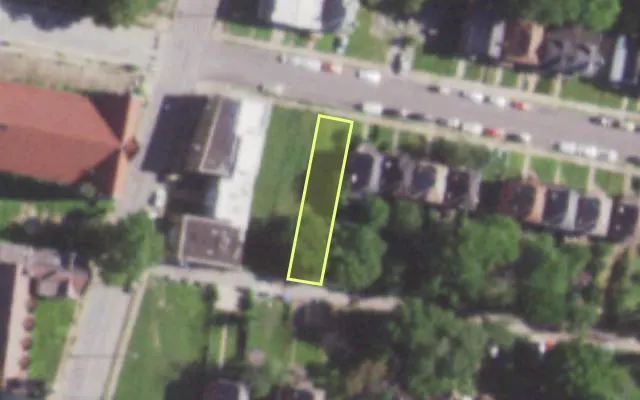 Aerial view of 5090 MINERVA AV — vacant lot, St. Louis with approximate parcel outline