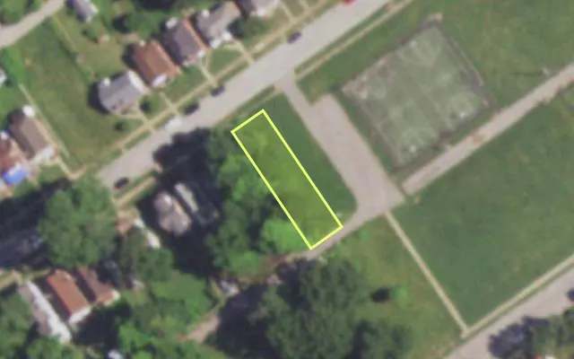 Aerial view of 4954 PLOVER AV — vacant lot, St. Louis with approximate parcel outline