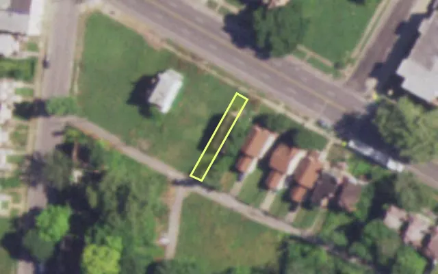Aerial view of 4708 PAGE BLVD — vacant lot, St. Louis with approximate parcel outline