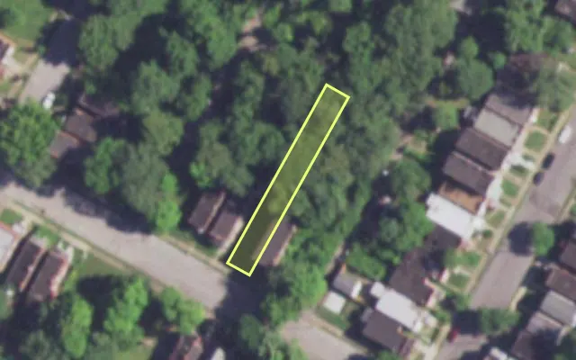 Aerial view of 4221 W KOSSUTH AV — vacant lot, St. Louis with approximate parcel outline
