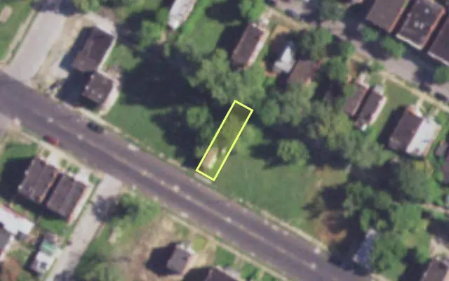 Aerial view of 4261 LEE AV — vacant lot, St. Louis with approximate parcel outline