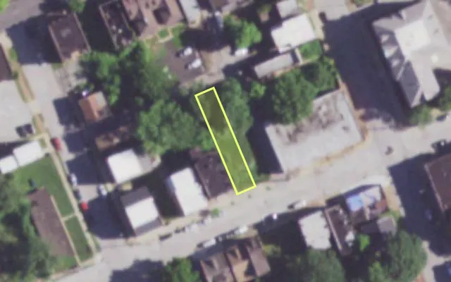 Aerial view of 1515 MALLINCKRODT ST — vacant lot, St. Louis with approximate parcel outline