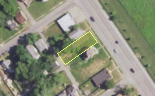 Aerial view of 5816 W FLORISSANT AV — vacant lot, St. Louis with approximate parcel outline