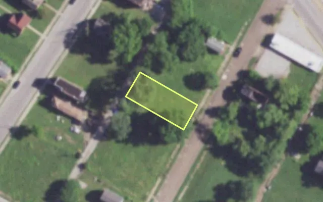 Aerial view of 4329 GANO AV — vacant lot, St. Louis with approximate parcel outline