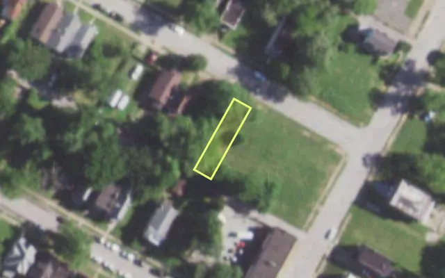 Aerial view of 5612 KENNERLY AV — vacant lot, St. Louis with approximate parcel outline