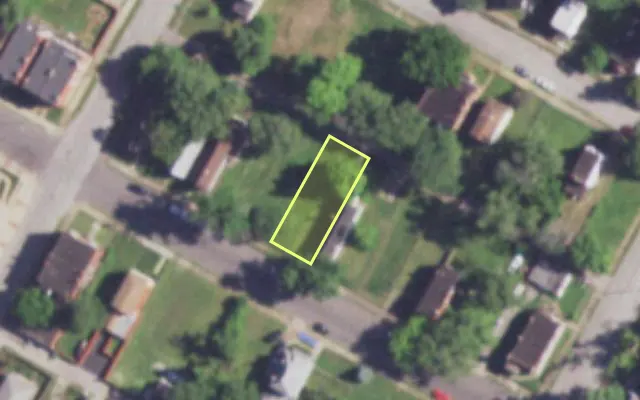 Aerial view of 4229 W MARGARETTA AV — vacant lot, St. Louis with approximate parcel outline